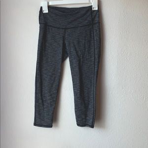 Athleta Cropped Athletic Jogging or Yoga L…